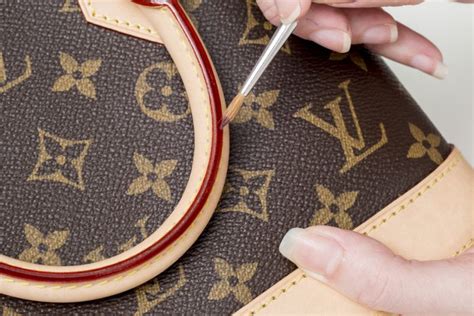 louis vuitton graceful cracking|will louis vuitton repair canvas.